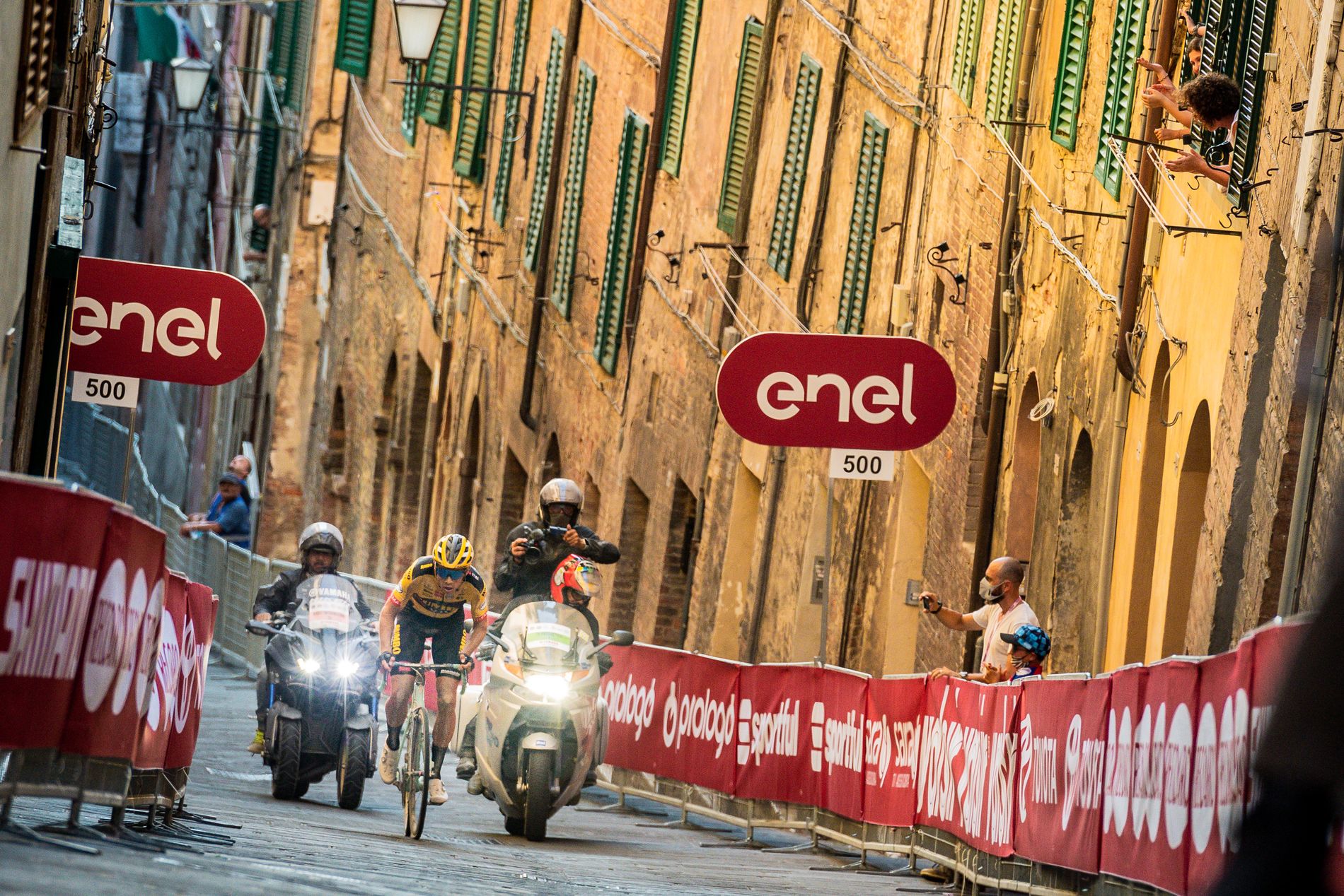 05van aert_strade bianche_2020 (1 of 1)_startt