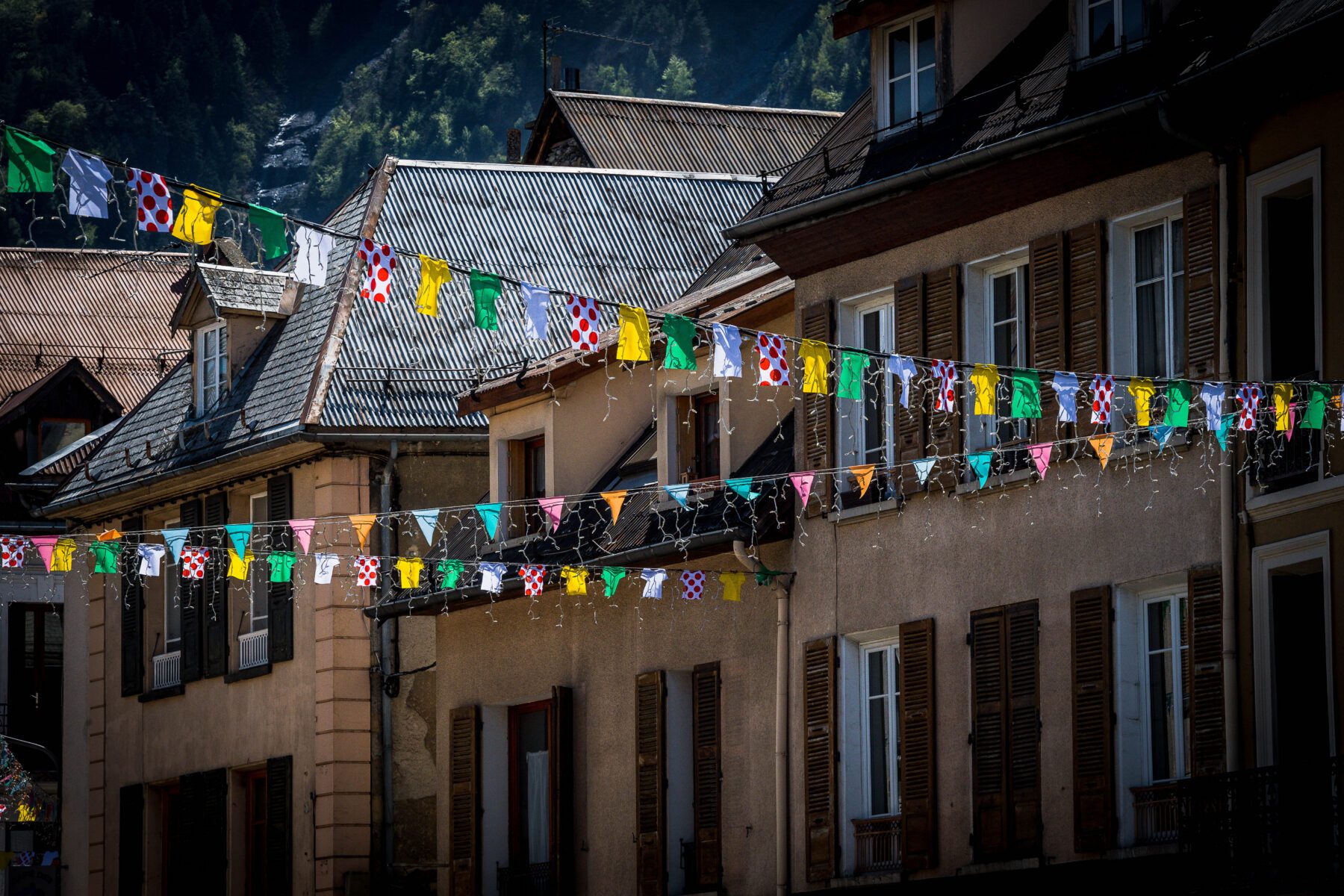 881114085-chapter04_notre-dame-de-villard02_microsite-pearl-izumi_2018-1-of-1