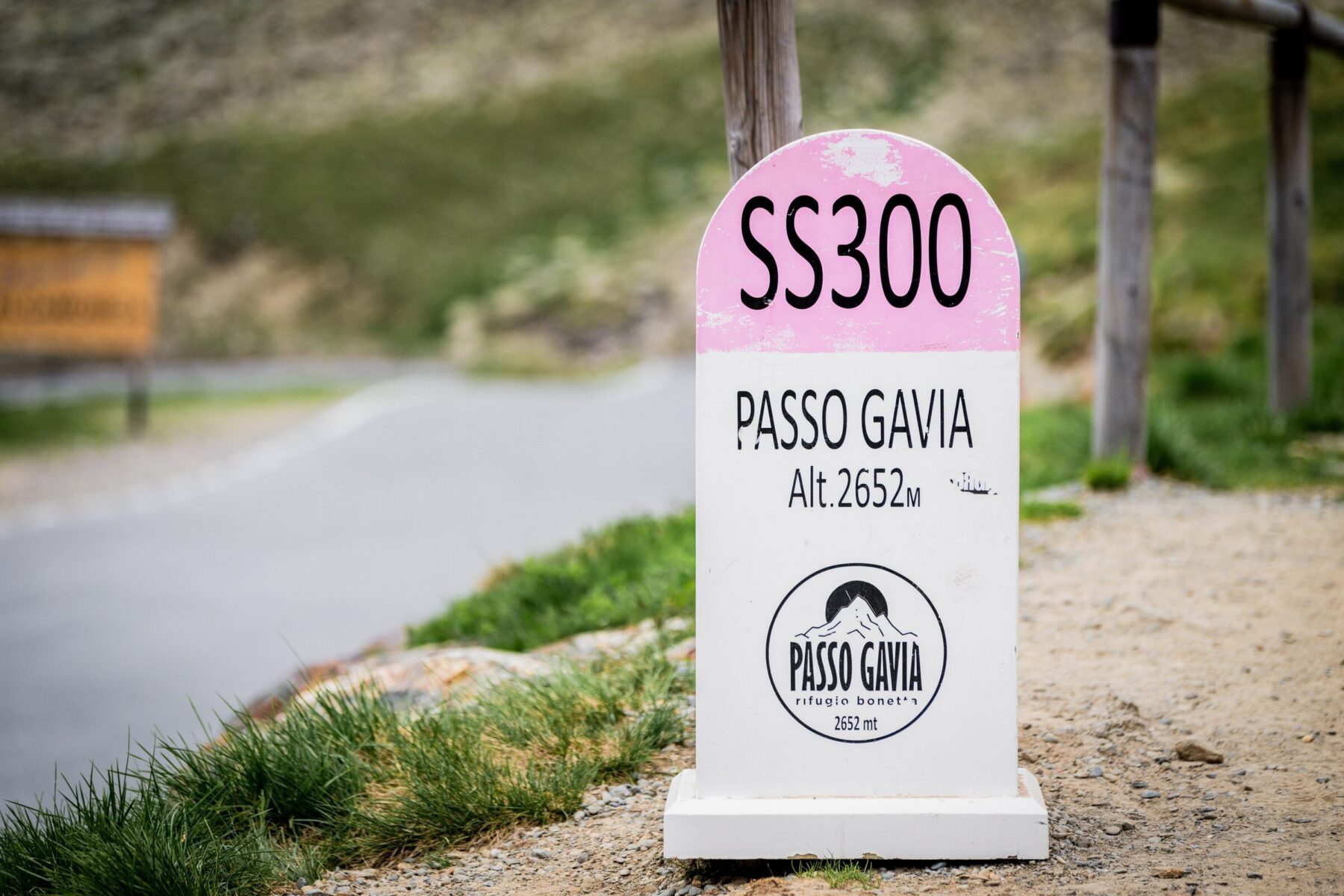Day02_Lakes_and_Climbs01_Gavia_inGamba_2025