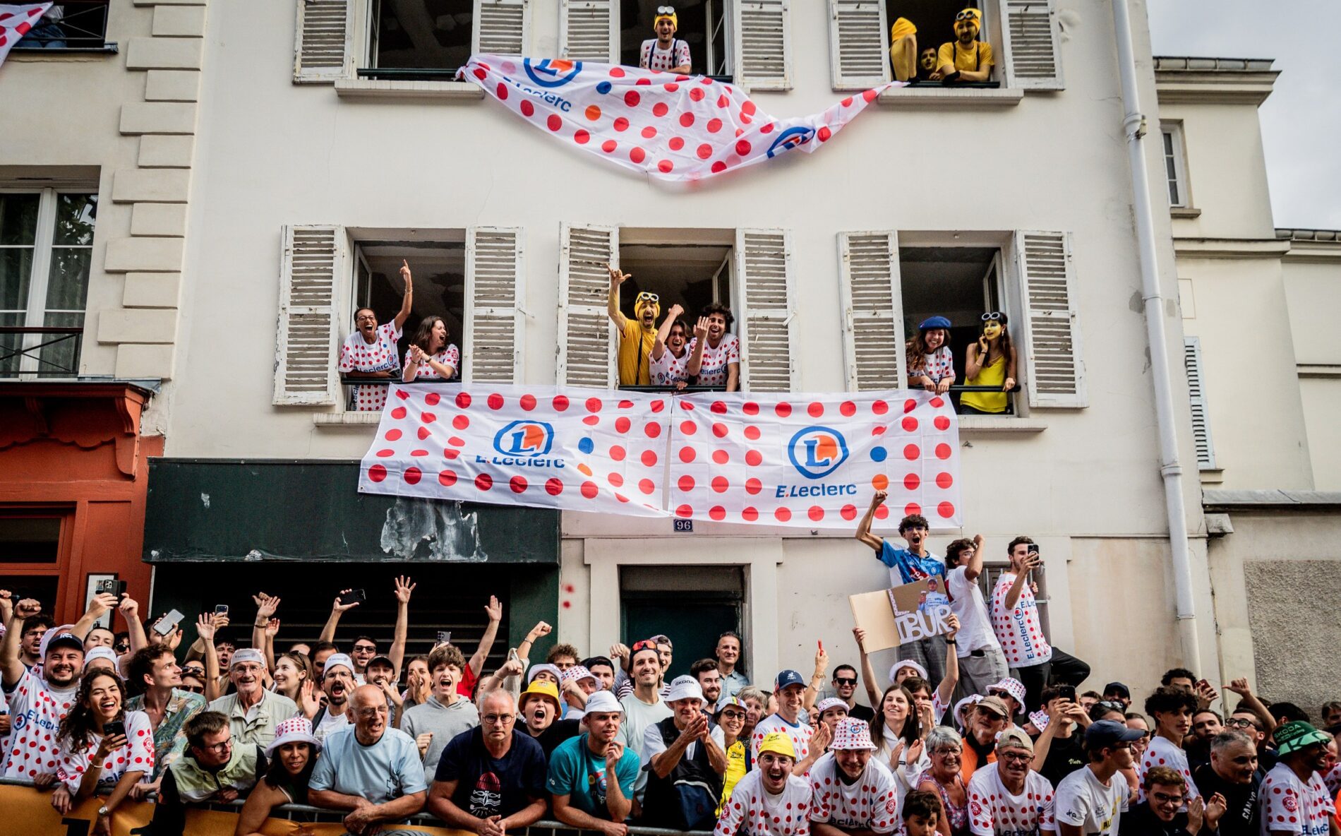 17stg21_Montmartre_Ambiance06_tdf2026